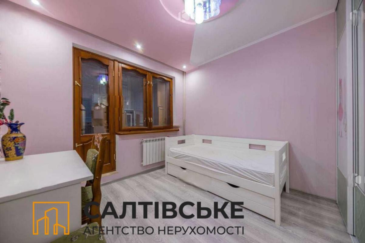 Продаж 3 кімнатної квартири 67 кв. м, Леся Сердюка вул. (Командарма Корка) 14