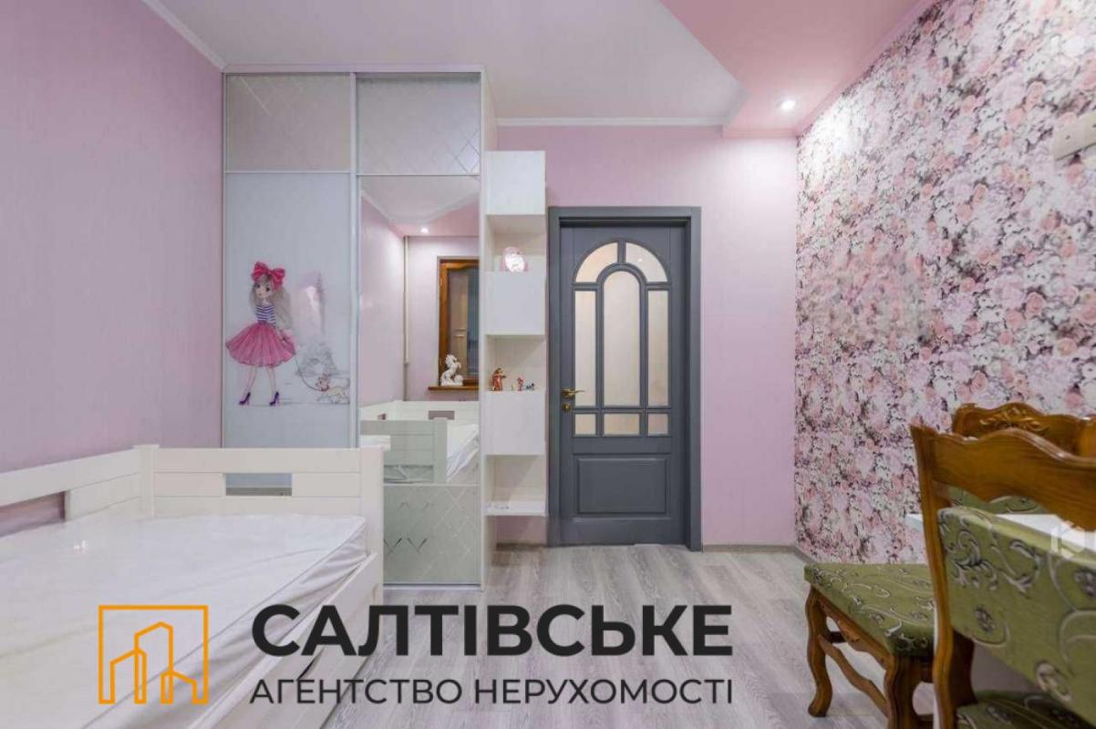 Продаж 3 кімнатної квартири 67 кв. м, Леся Сердюка вул. (Командарма Корка) 14