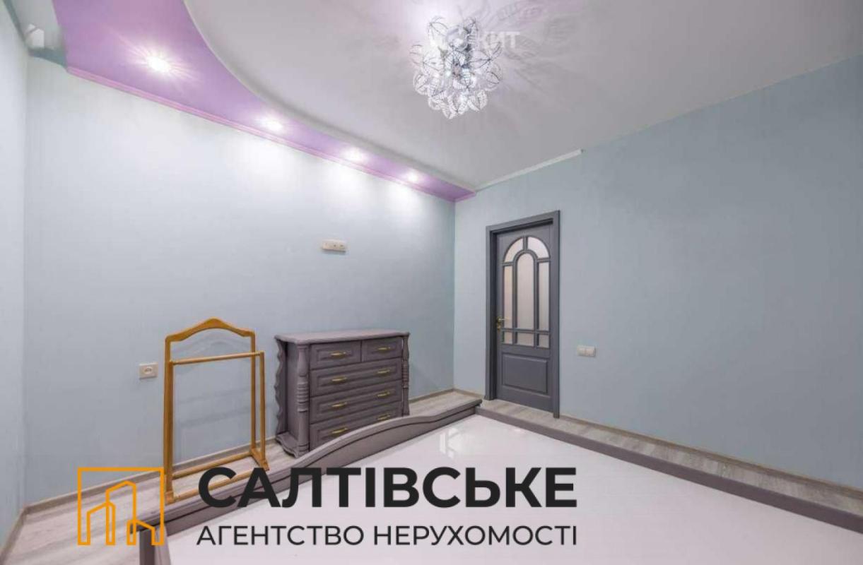 Продаж 3 кімнатної квартири 67 кв. м, Леся Сердюка вул. (Командарма Корка) 14