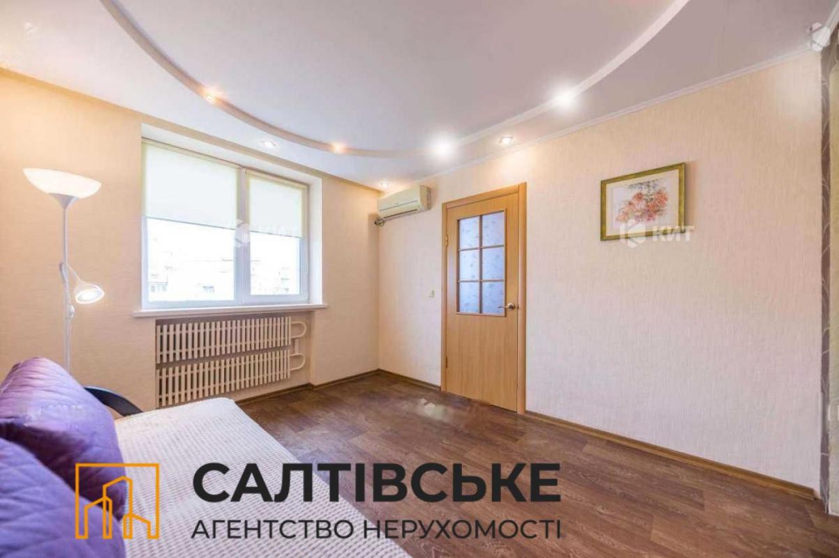 Продаж 3 кімнатної квартири 64 кв. м, Леся Сердюка вул. (Командарма Корка) 12