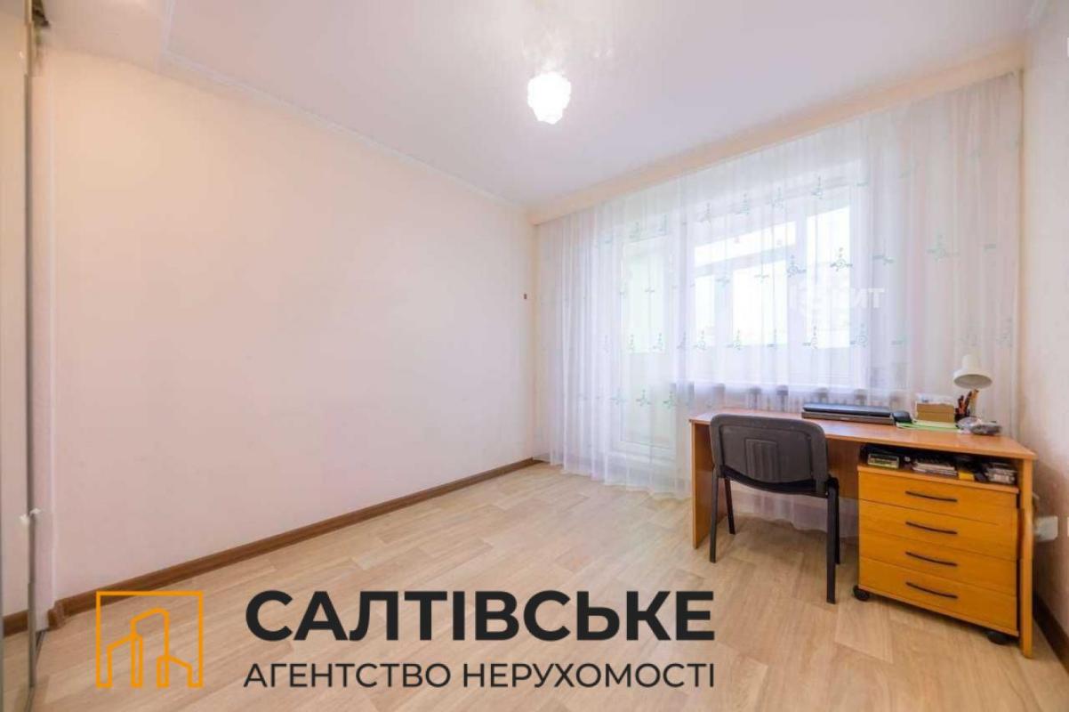 Продаж 3 кімнатної квартири 64 кв. м, Леся Сердюка вул. (Командарма Корка) 12