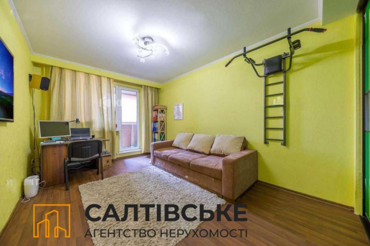 Продаж 3 кімнатної квартири 64 кв. м, Леся Сердюка вул. (Командарма Корка) 12