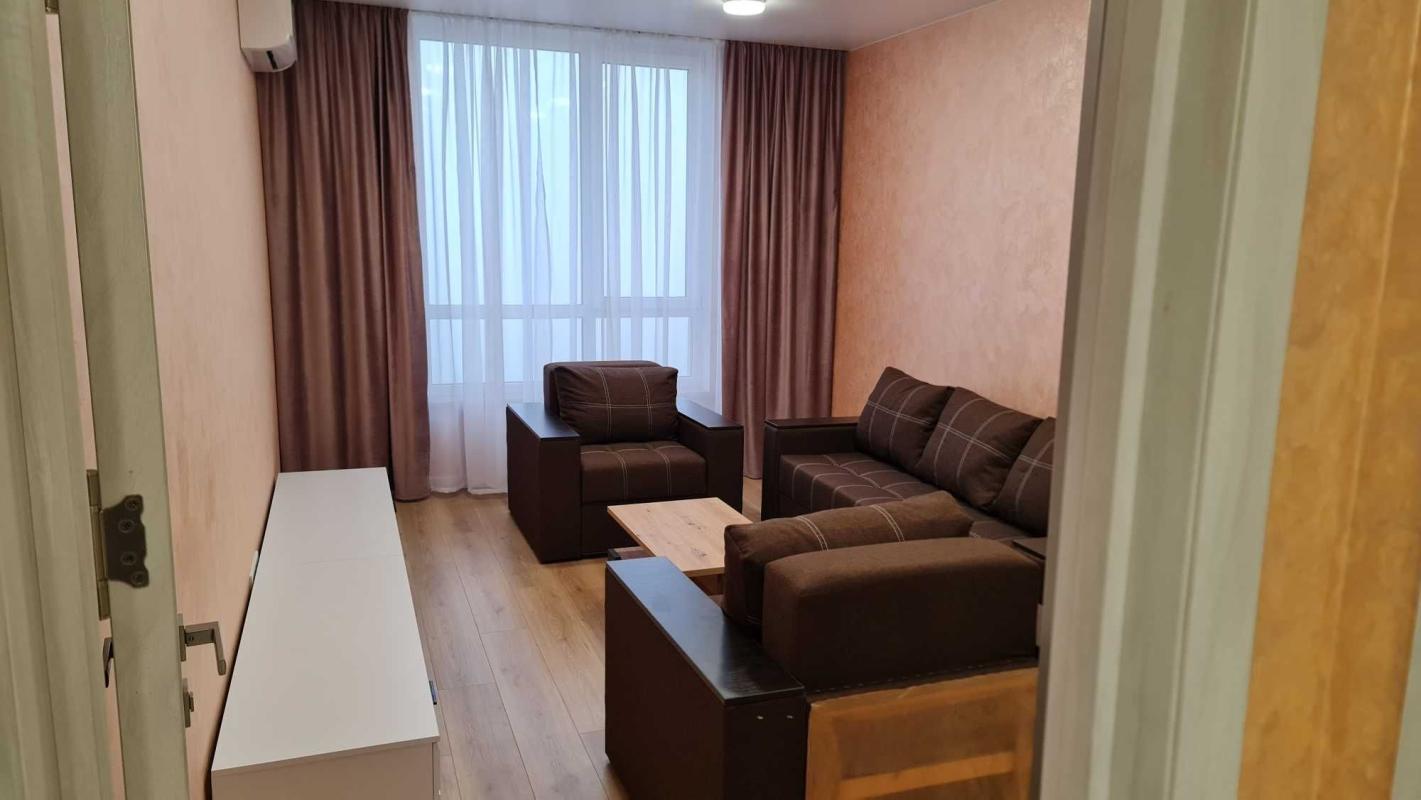 Long term rent 3 bedroom-(s) apartment Kadetskyi Hai Street