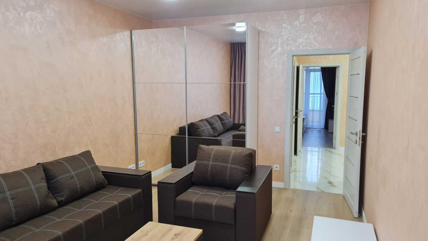 Long term rent 3 bedroom-(s) apartment Kadetskyi Hai Street