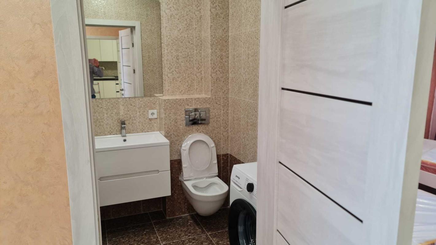 Long term rent 3 bedroom-(s) apartment Kadetskyi Hai Street