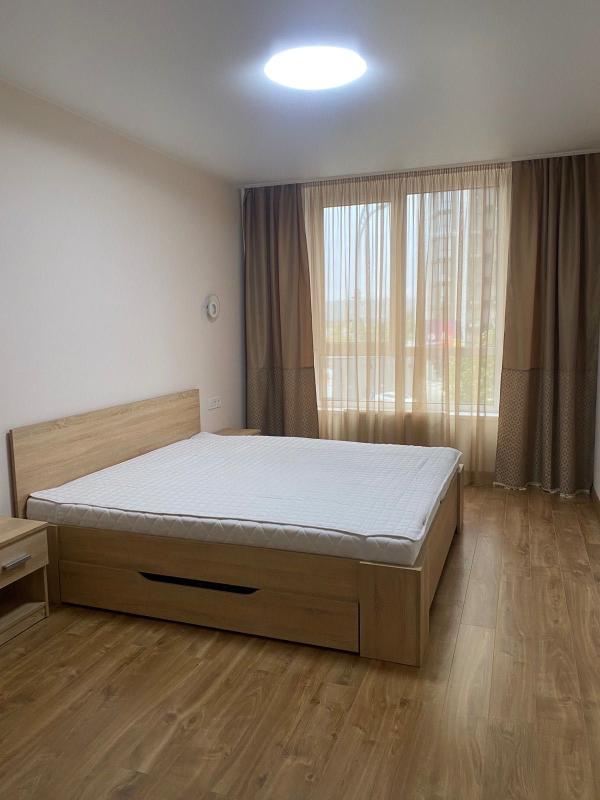 Long term rent 2 bedroom-(s) apartment Zdolbunivska Street 7д к З