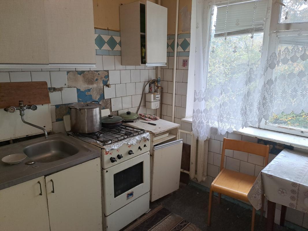 Long term rent 2 bedroom-(s) apartment Berezhanska Street 12