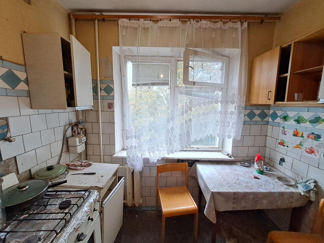 Long term rent 2 bedroom-(s) apartment Berezhanska Street 12