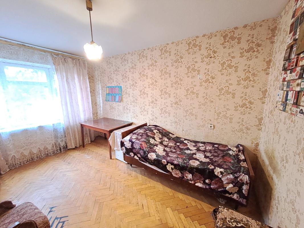 Long term rent 2 bedroom-(s) apartment Berezhanska Street 12