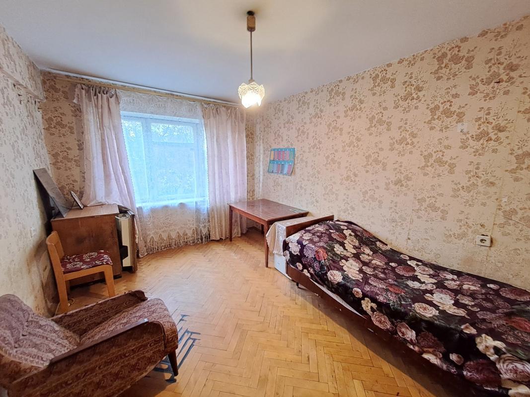 Long term rent 2 bedroom-(s) apartment Berezhanska Street 12