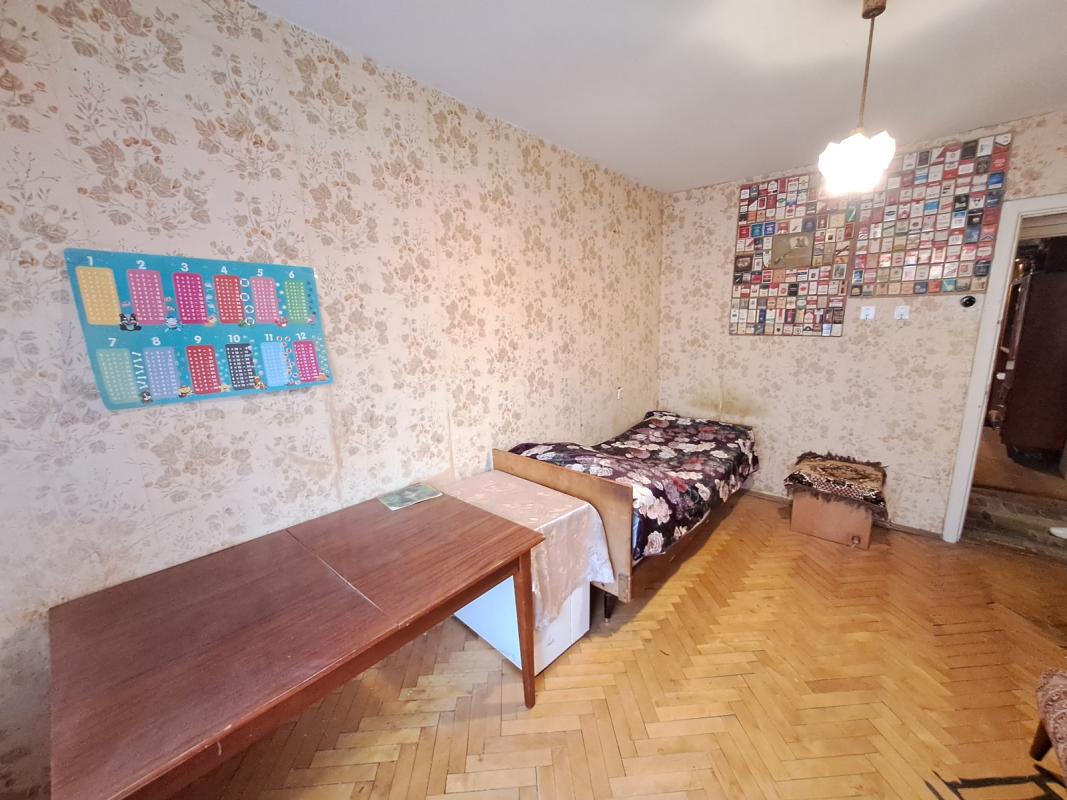 Long term rent 2 bedroom-(s) apartment Berezhanska Street 12