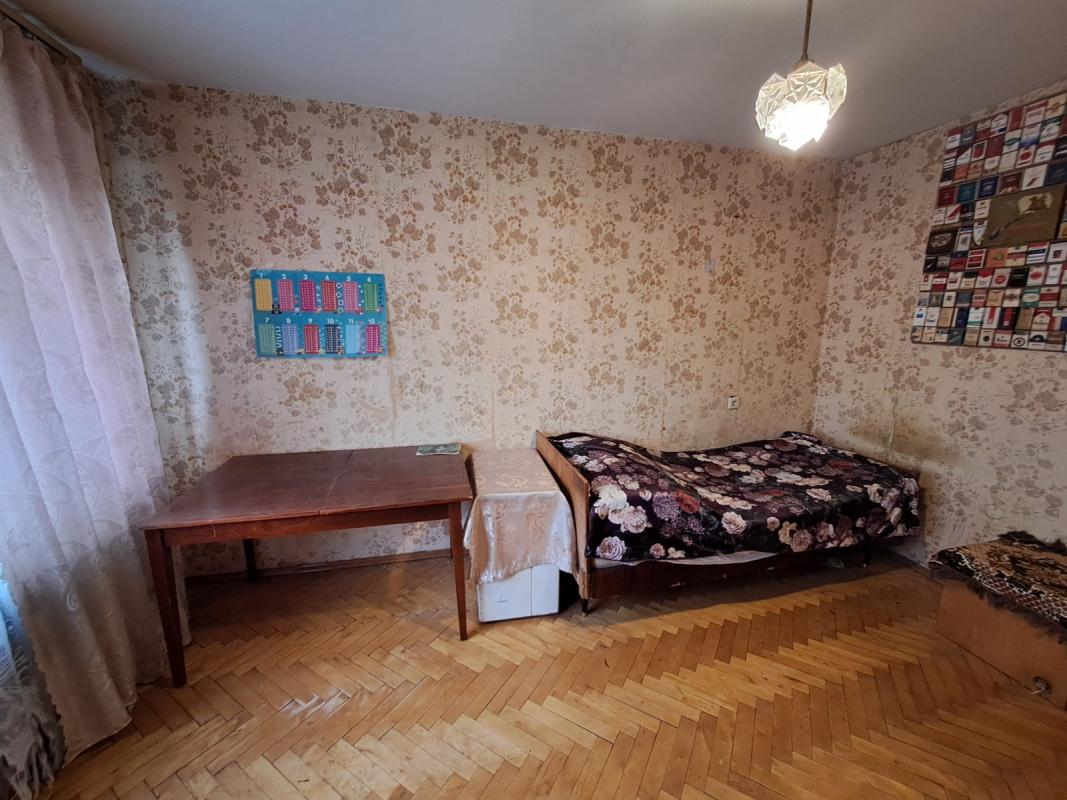 Long term rent 2 bedroom-(s) apartment Berezhanska Street 12