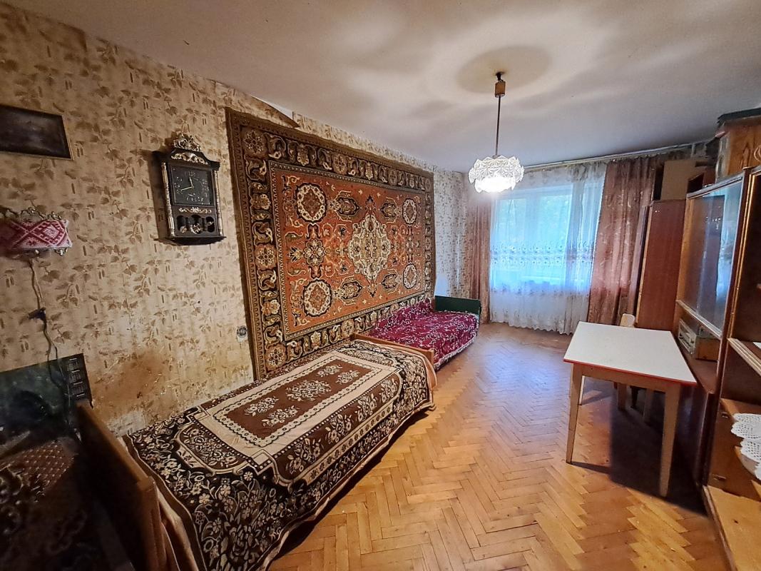 Long term rent 2 bedroom-(s) apartment Berezhanska Street 12