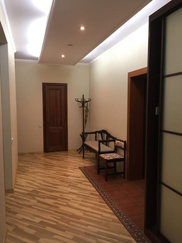 Long term rent 2 bedroom-(s) apartment Pochainynska Street 70