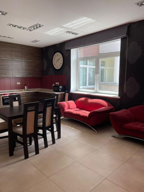 Long term rent 3 bedroom-(s) apartment Kudriavskyi Descent 3а