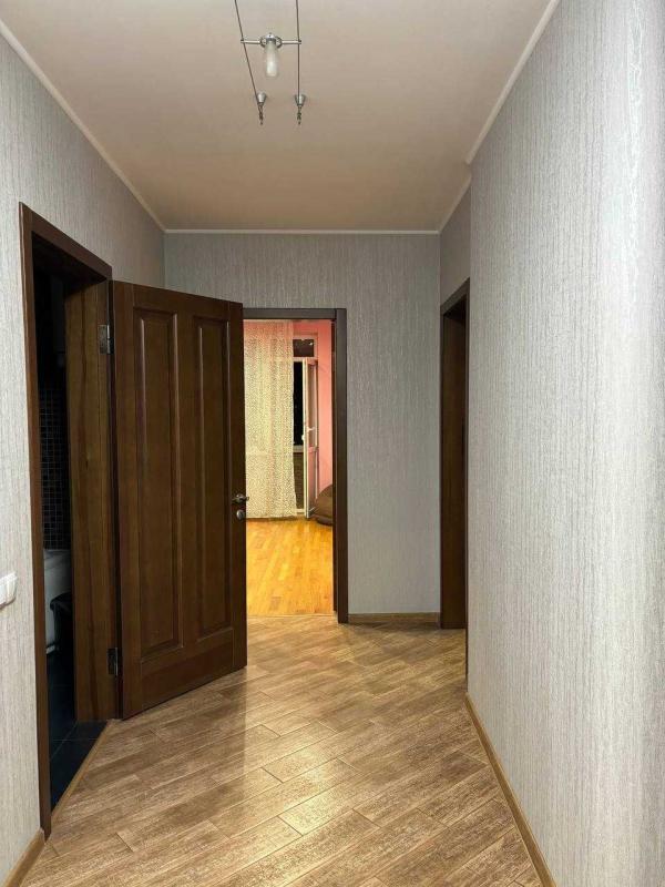 Long term rent 4 bedroom-(s) apartment Dniprovska Embarkment 25