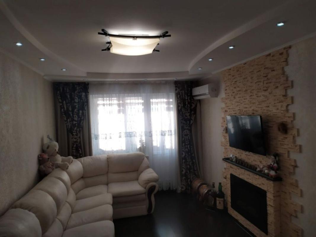 Sale 3 bedroom-(s) apartment 72 sq. m., Akademika Zabolotnoho Street 76