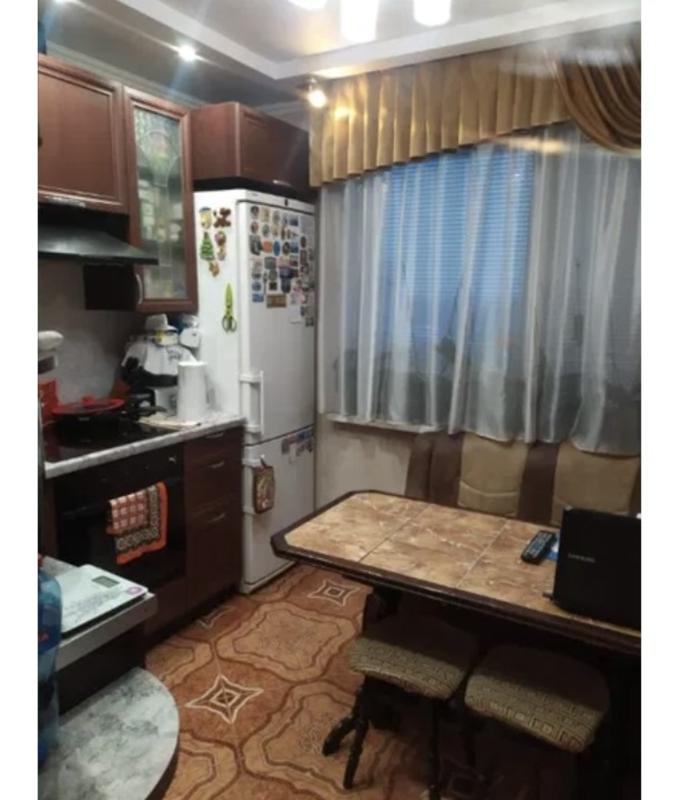 Sale 3 bedroom-(s) apartment 72 sq. m., Akademika Zabolotnoho Street 76