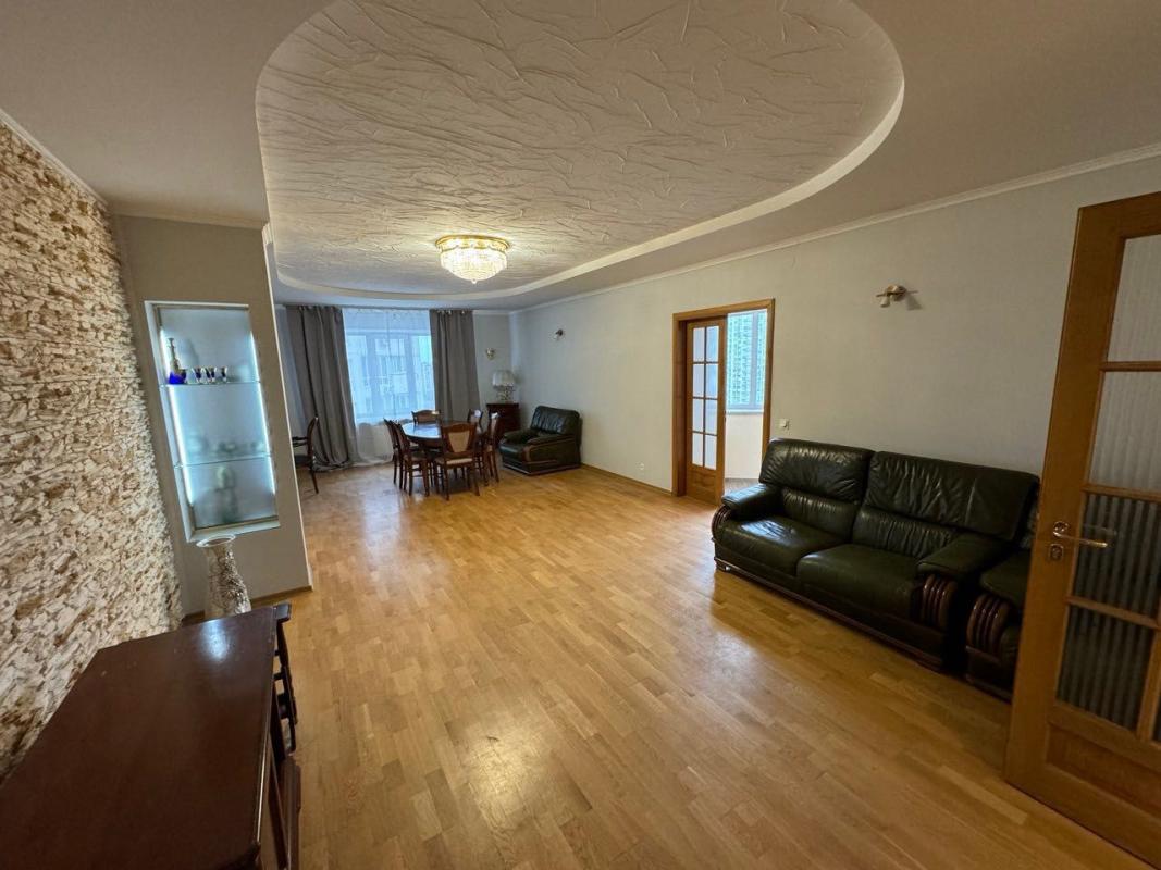 Long term rent 5 bedroom-(s) apartment Valeriia Lobanovskoho Avenue (Chervonozorianyi Avenue) 9/1