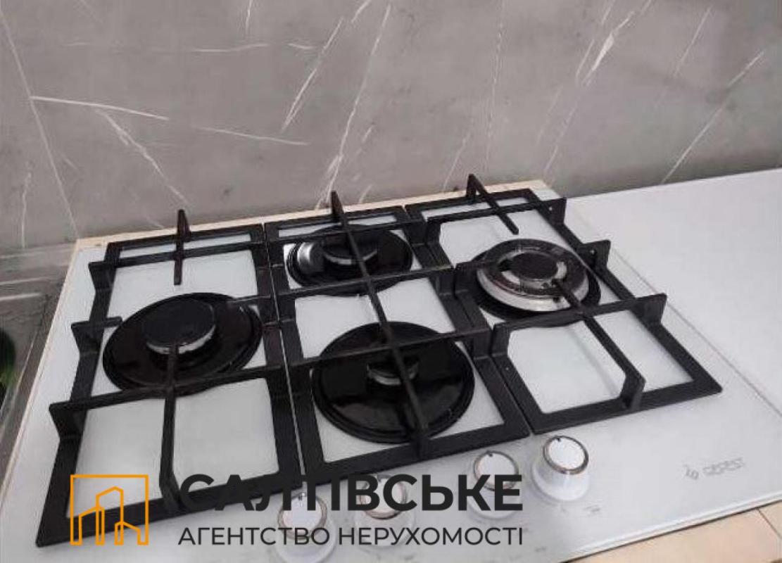 Продаж 3 кімнатної квартири 67 кв. м, Амосова вул. 1