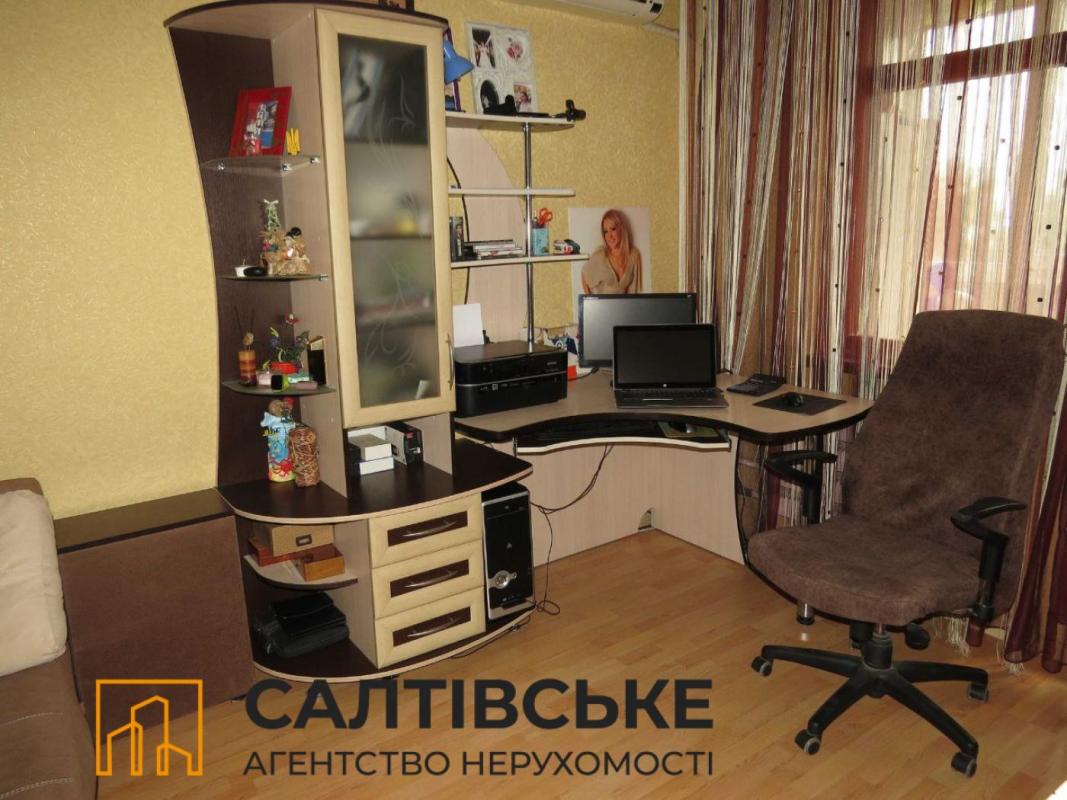 Sale 3 bedroom-(s) apartment 67 sq. m., Amosova Street 1