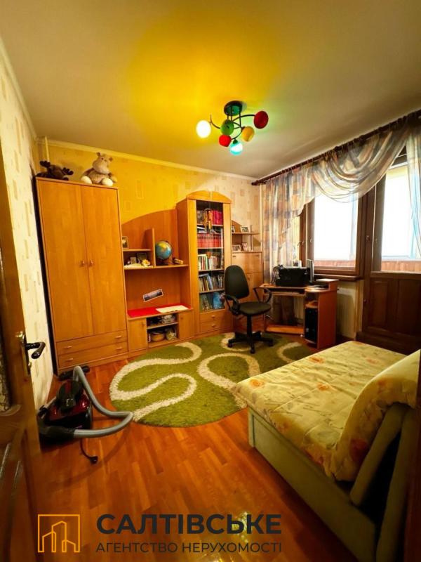 Sale 3 bedroom-(s) apartment 69 sq. m., Akademika Pavlova Street 142в