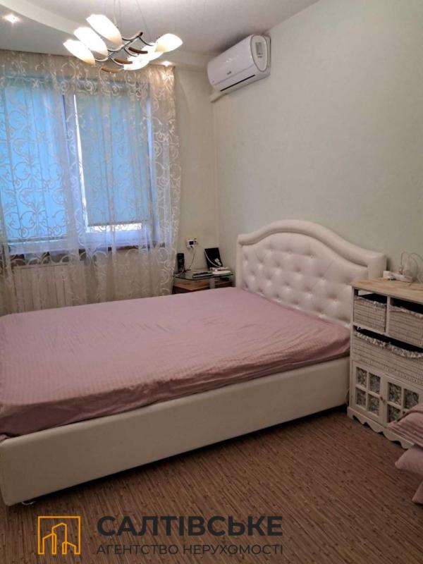 Продаж 3 кімнатної квартири 68 кв. м, Валентинівська вул. (Блюхера) 64