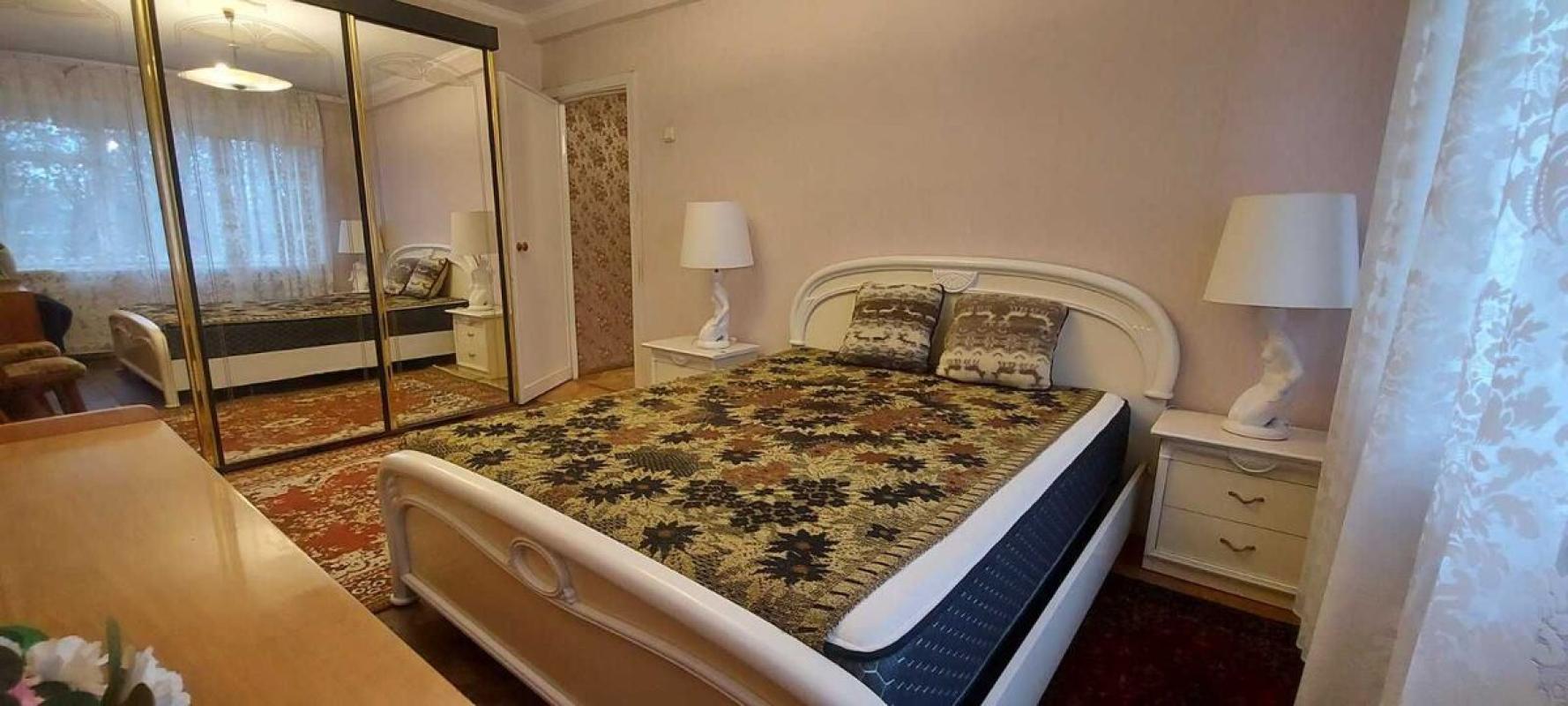 Sale 3 bedroom-(s) apartment 61 sq. m., Vidradnyi Avenue 40