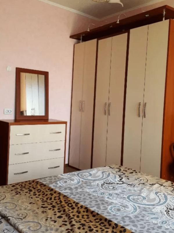 Long term rent 3 bedroom-(s) apartment Akademika Lyapunova Street 9