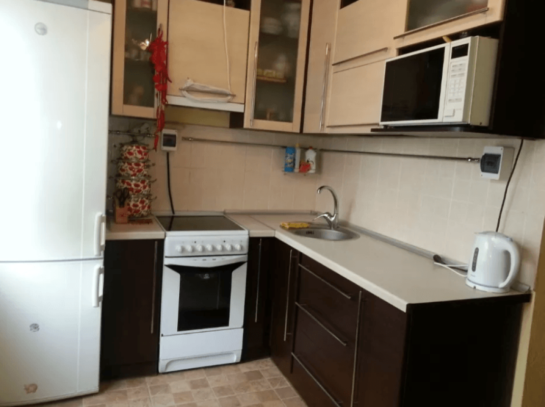 Long term rent 3 bedroom-(s) apartment Akademika Lyapunova Street 9