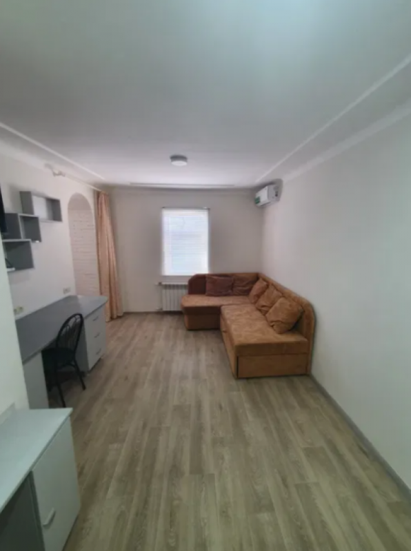 Long term rent 1 bedroom-(s) apartment Byron Avenue (Heroiv Stalinhrada Avenue) 103