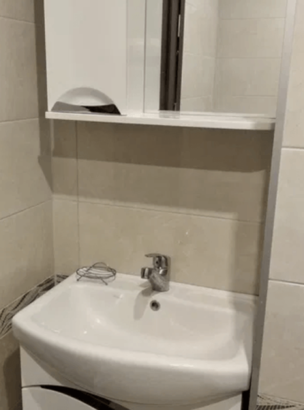 Long term rent 1 bedroom-(s) apartment Niutona Street 110