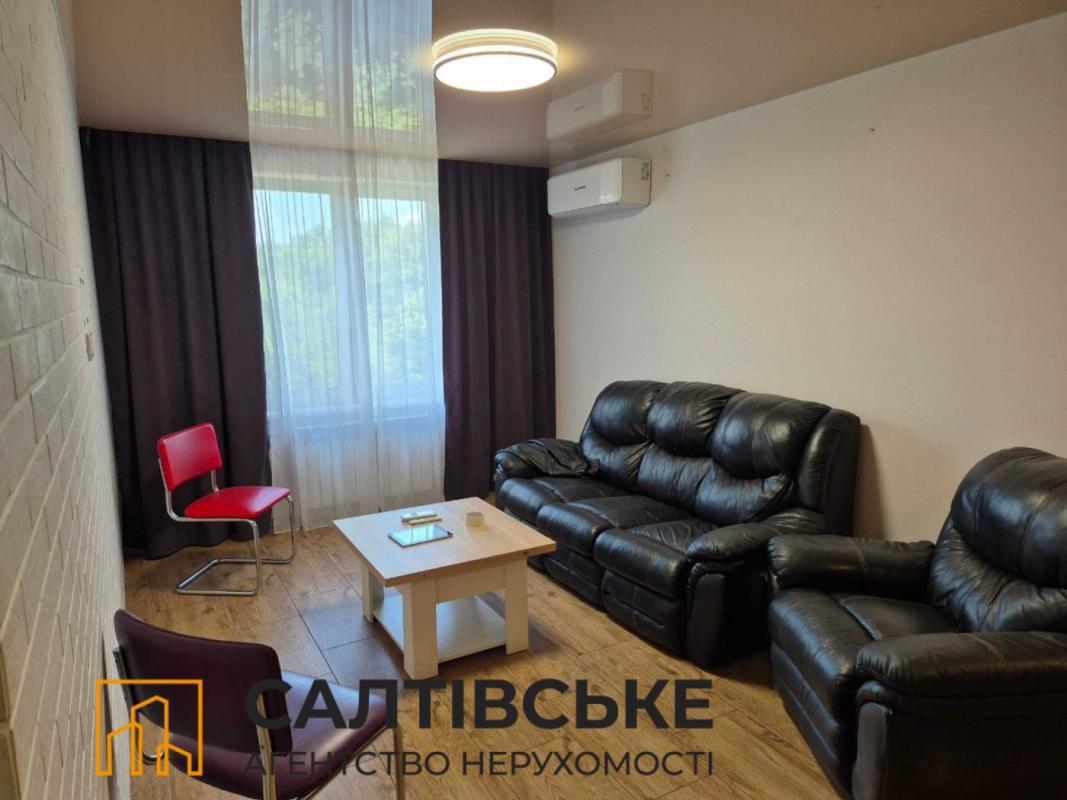 Продаж 3 кімнатної квартири 64 кв. м, Героїв Праці вул. 19