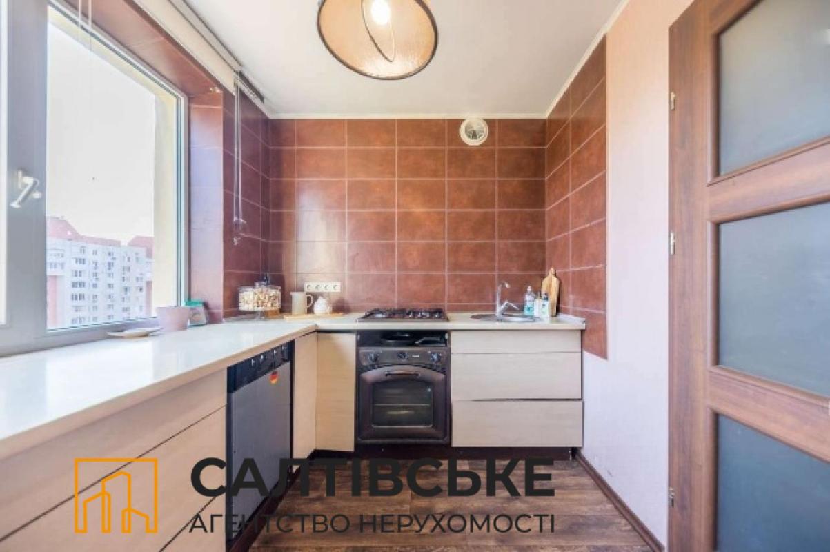 Продаж 3 кімнатної квартири 67 кв. м, Академіка Павлова вул. 160г