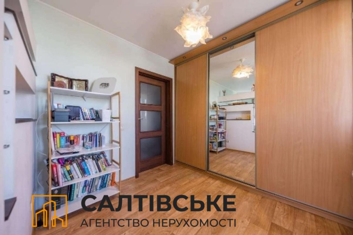 Продаж 3 кімнатної квартири 67 кв. м, Академіка Павлова вул. 160г