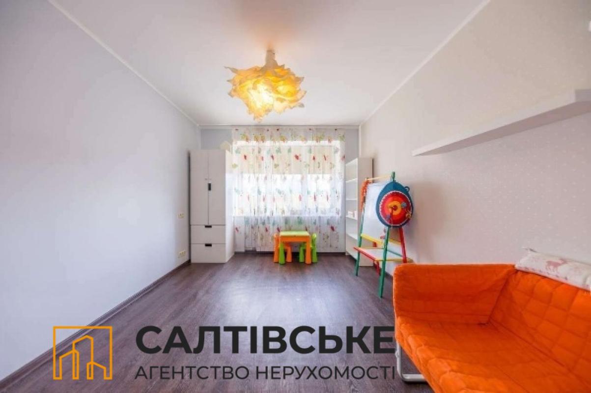 Продаж 3 кімнатної квартири 67 кв. м, Академіка Павлова вул. 160г