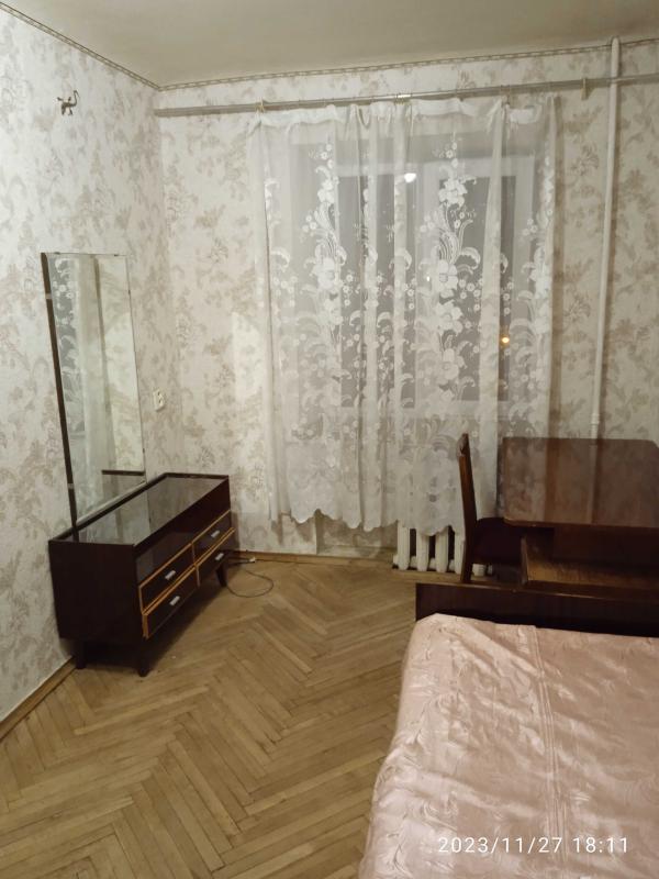 Sale 3 bedroom-(s) apartment 57 sq. m., Kyrylivska Street (Frunze Street) 127а