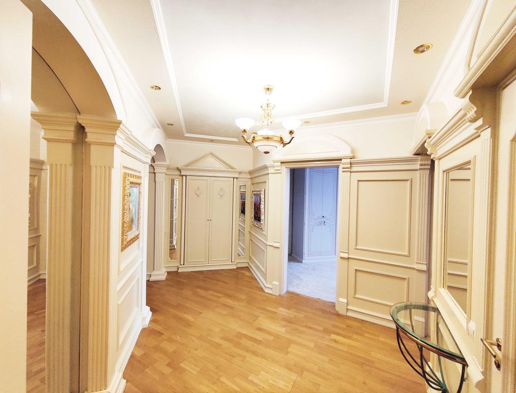 Sale 3 bedroom-(s) apartment 103 sq. m., Velyka Zhytomyrska Street 14