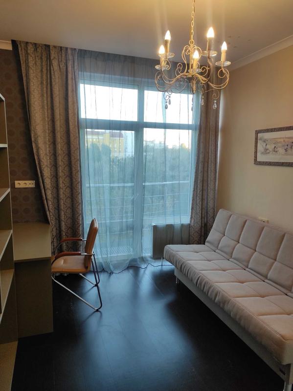 Long term rent 5 bedroom-(s) apartment Yuriia Illienka Street (Melnykova Street) 18б