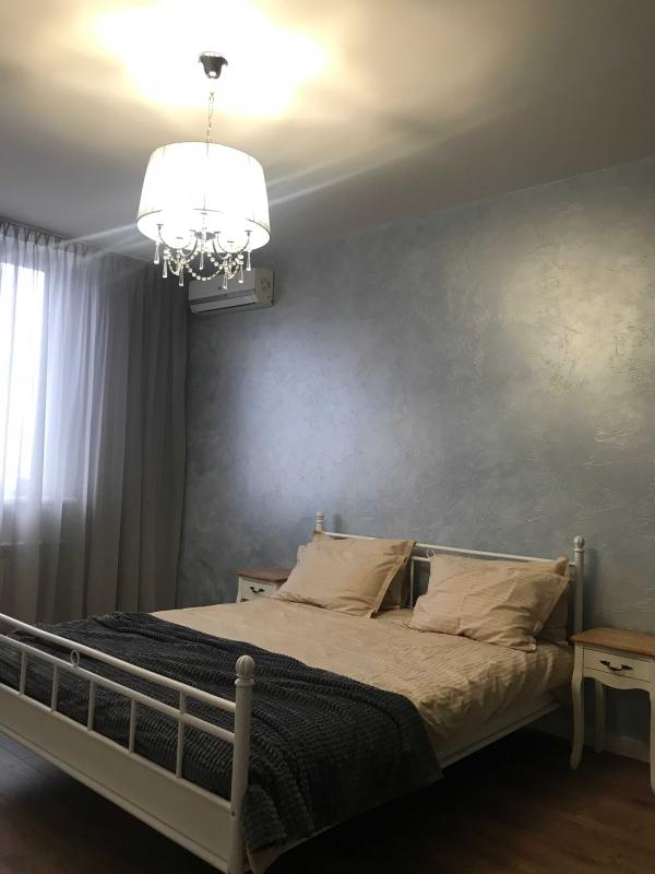 Sale 3 bedroom-(s) apartment 142 sq. m., Kniazhyi Zaton Street 21