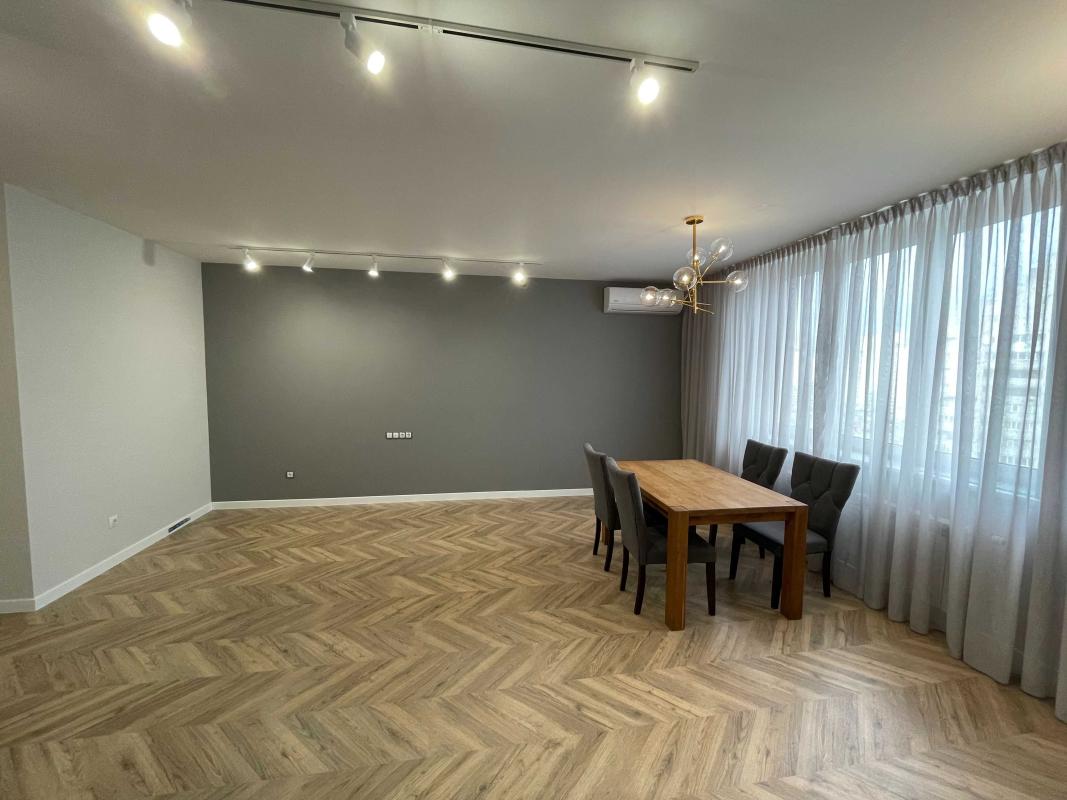 Sale 3 bedroom-(s) apartment 142 sq. m., Kniazhyi Zaton Street 21