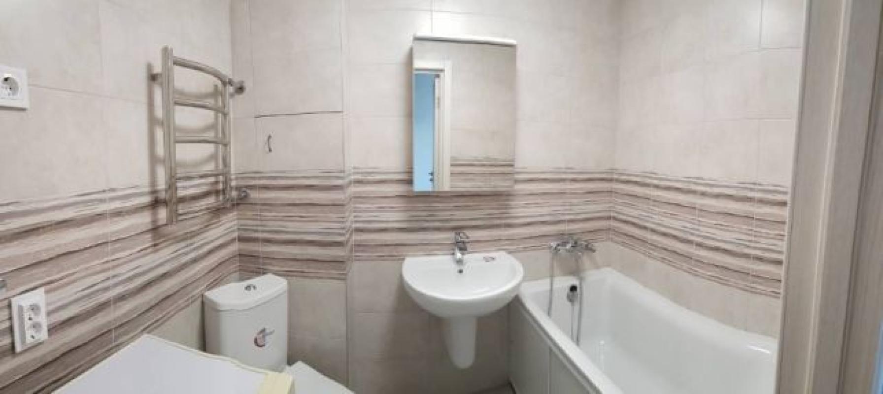 Long term rent 3 bedroom-(s) apartment Olimpiyska Street 31