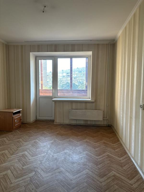 Sale 3 bedroom-(s) apartment 77 sq. m., Kharkivske Road 58