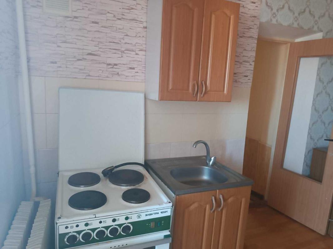 Long term rent 1 bedroom-(s) apartment Peremohy Avenue 59