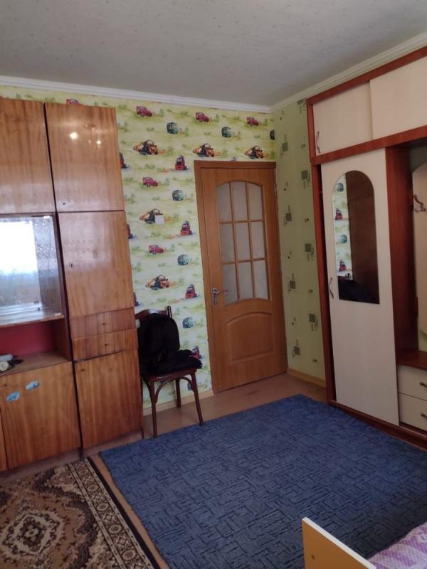 Long term rent 3 bedroom-(s) apartment Haribaldi Street 11