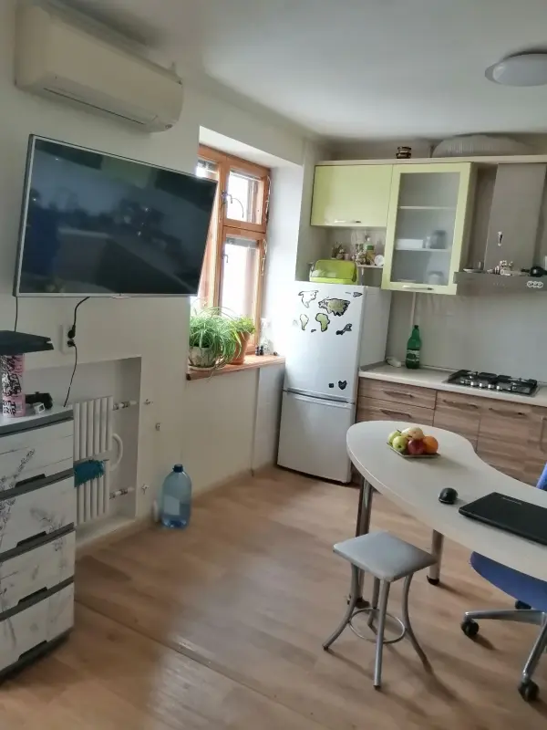 Apartment for rent - Ochakivska Street 82