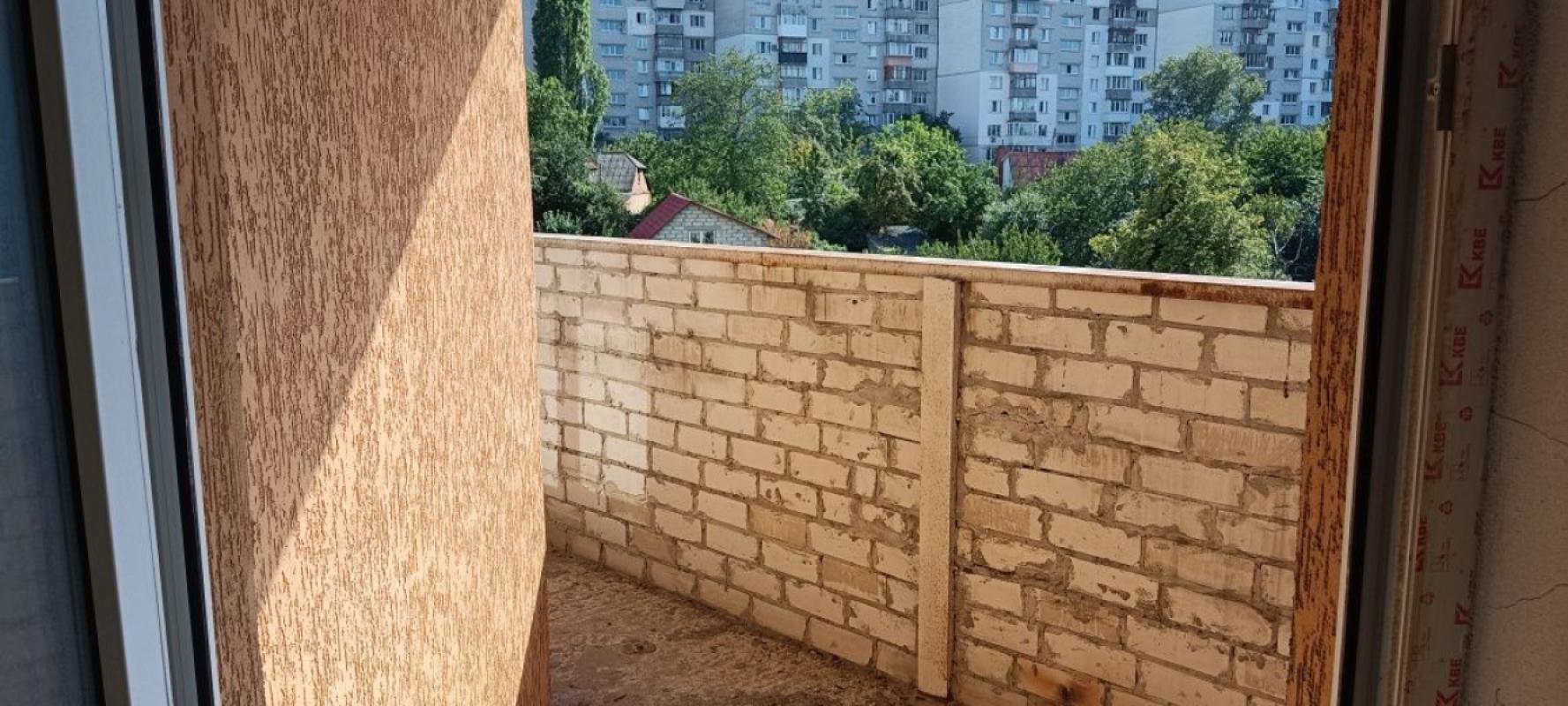 Продаж 2 кімнатної квартири 102 кв. м, Саперно-Слобідська вул. 22