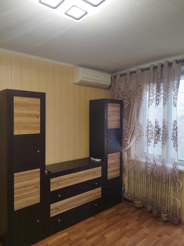 Long term rent 1 bedroom-(s) apartment Valentynivska street 13