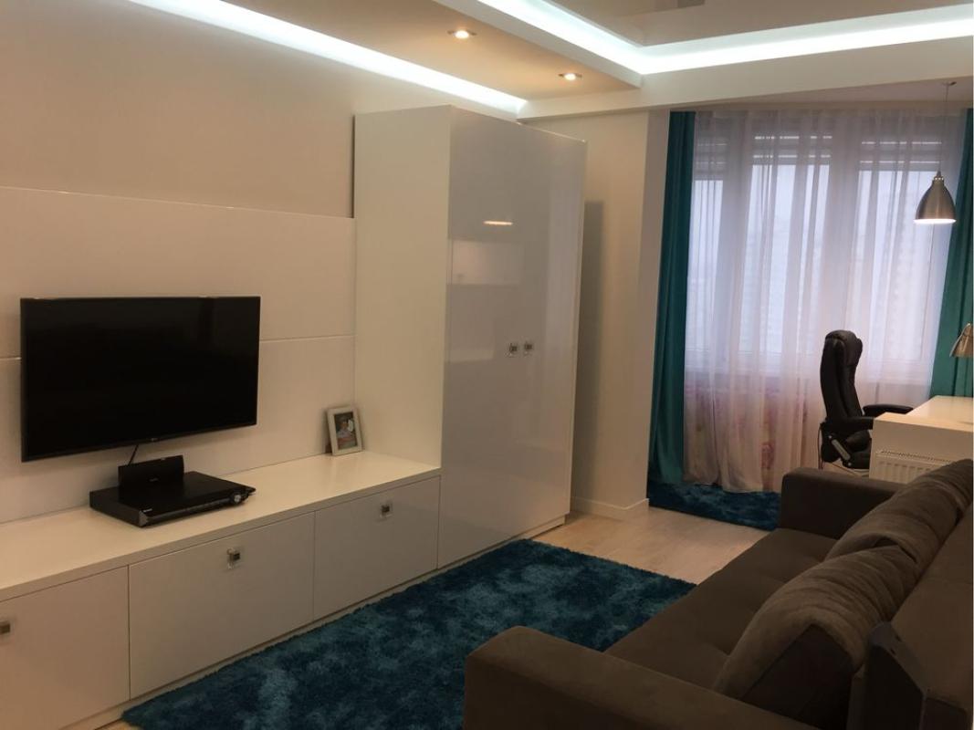 Sale 4 bedroom-(s) apartment 104 sq. m., Dragomanova Street 4а