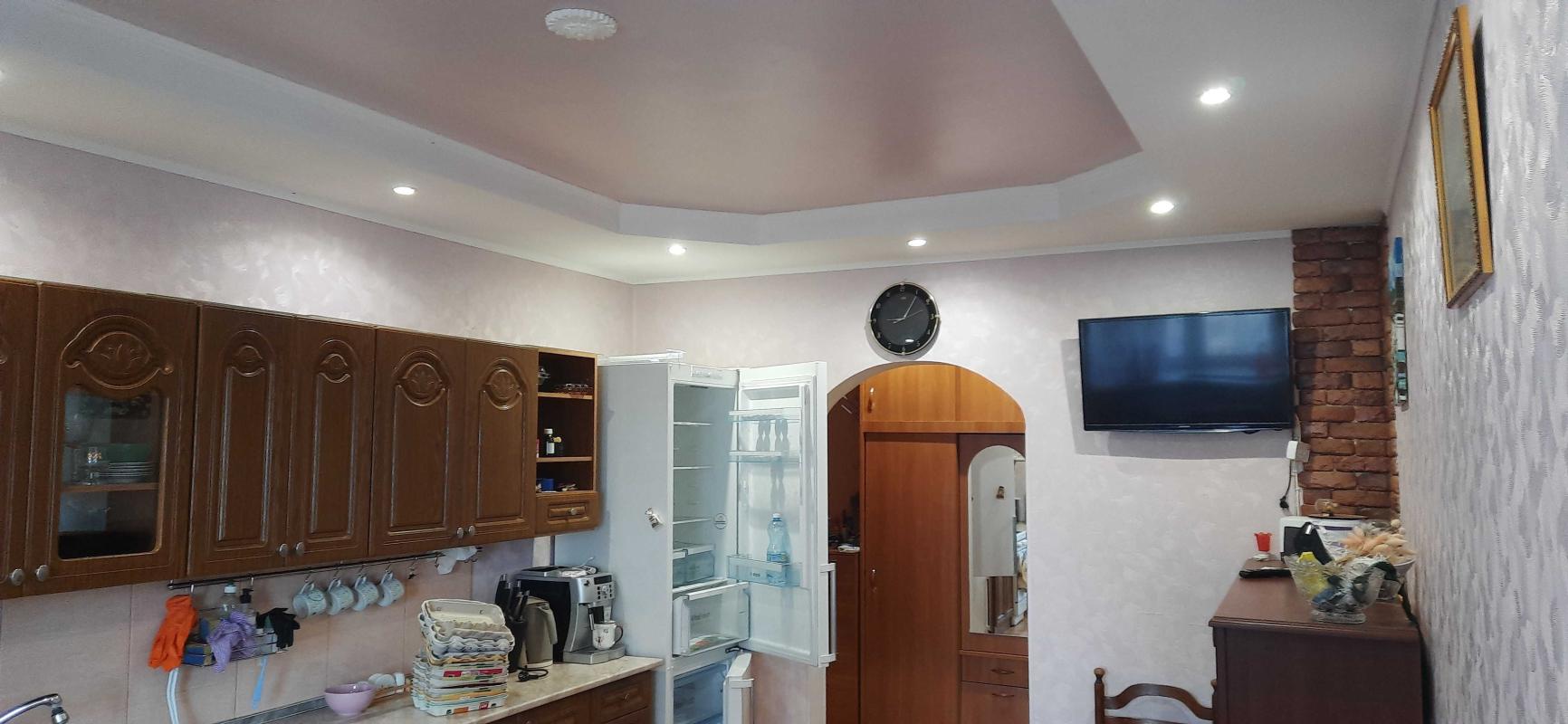 Sale 2 bedroom-(s) apartment 73 sq. m., Vyshniakivska Street 9